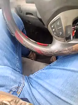 Snapshot of mommiesboy0903 chatting on 10.28.25 mommiesboy0903 online show from 10.28.25