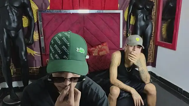 Snapshot of Latin_Duo13 chatting on 11.01.25 Latin Duo13 online show from 11.01.25