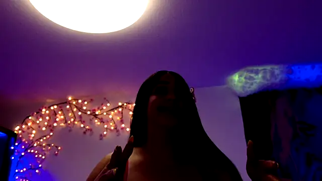 Snapshot of TriplexTemptationx chatting on 11.15.25 TriplexTemptationx online show from 11.15.25