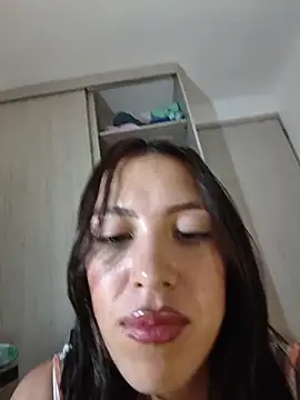 Snapshot of LinaBedoyaModel chatting on 10.29.25 LinaBedoyaModel online show from 10.29.25