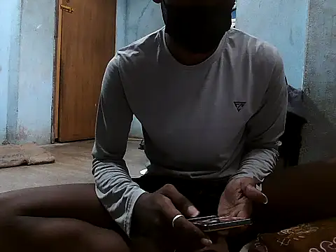 Snapshot of cutty_abi_ chatting on 11.03.25 cutty abi  online show from 11.03.25