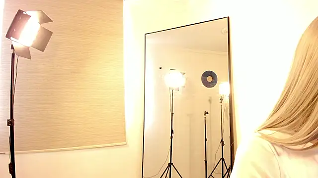 candice star online show from 12.04.25