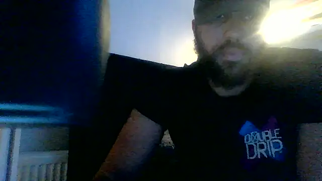 Snapshot of solid_spun chatting on 11.09.25 solid spun online show from 11.09.25