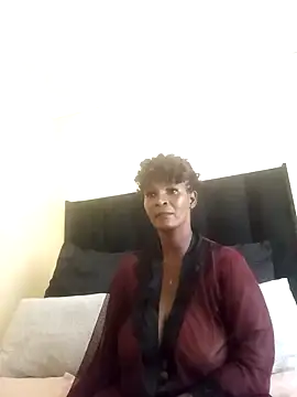 Snapshot of BLACKMALF chatting on 10.29.25 BLACKMALF online show from 10.29.25