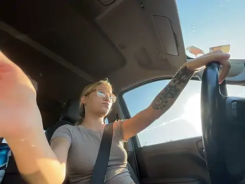 hatgirlsolo online show from 12.05.25