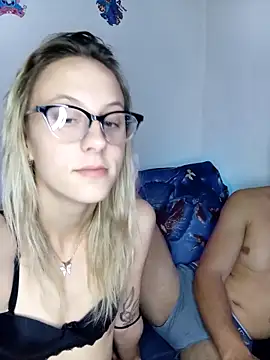 Snapshot of Laurazec chatting on 11.01.25 Laurazec online show from 11.01.25