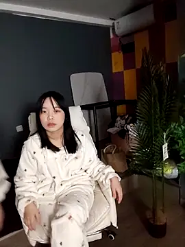 Snapshot of tingbeibi chatting on 11.18.25 tingbeibi online show from 11.18.25