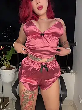 Snapshot of Raven_DeVille chatting on 11.11.25 Raven DeVille online show from 11.11.25