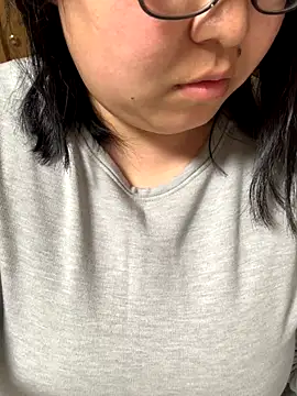 Snapshot of mina_mi_na chatting on 11.14.25 mina mi na online show from 11.14.25