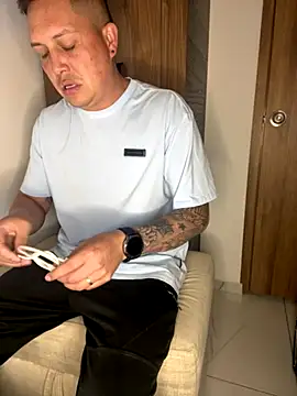 NathanielLux29 online show from 11.13.25