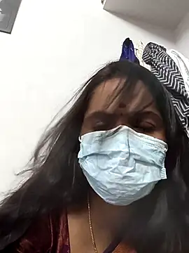 Snapshot of Cutie_Rani chatting on 11.03.25 Cutie Rani online show from 11.03.25