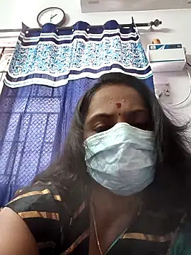 Snapshot of Cutie_Rani chatting on 11.04.25 Cutie Rani online show from 11.04.25