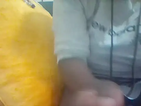 Snapshot of tyimi chatting on 10.31.25 tyimi online show from 10.31.25