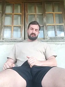 Snapshot of rooliv1 chatting on 11.16.25 rooliv1 online show from 11.16.25