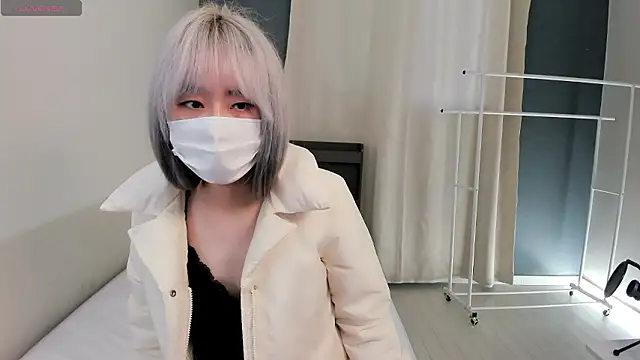 Snapshot of yeji_2001 chatting on 11.10.25 yeji 2001 online show from 11.10.25