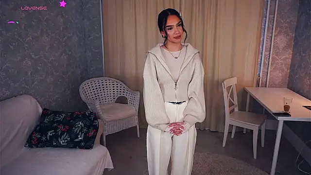 Snapshot of HyeTysarczyk chatting on 11.05.25 HyeTysarczyk online show from 11.05.25