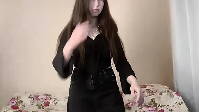 Snapshot of Monibronce chatting on 11.05.25 Monibronce online show from 11.05.25