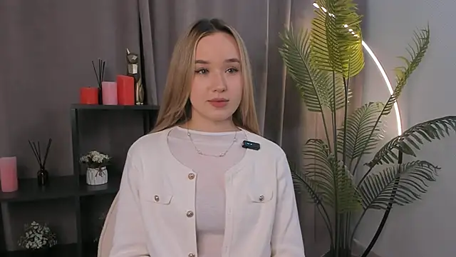 Snapshot of EveMcclearen chatting on 11.03.25 EveMcclearen online show from 11.03.25