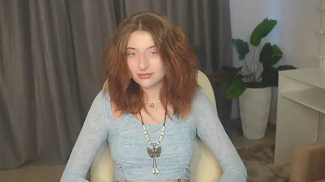 Snapshot of EmmalineNasir chatting on 11.05.25 EmmalineNasir online show from 11.05.25