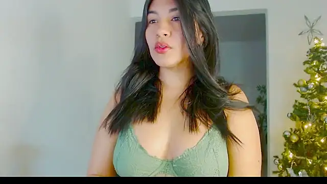 Snapshot of A_N_I_K_A__P_R_E_T_T_Y chatting on 12.04.25 A N I K A P R E T T Y online show from 12.04.25