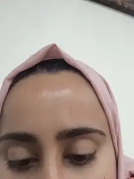 Snapshot of buseck_k chatting on 11.05.25 buseck k online show from 11.05.25