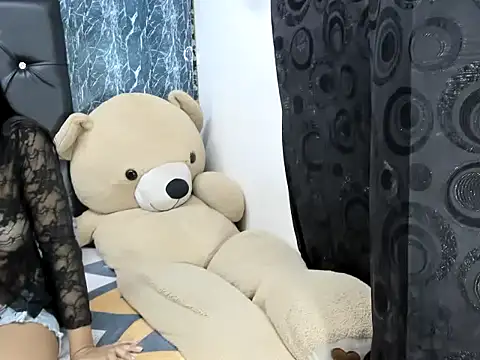 Snapshot of catalinax18 chatting on 11.08.25 catalinax18 online show from 11.08.25