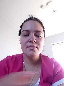 Snapshot of LinaGlow_ chatting on 11.14.25 LinaGlow online show from 11.14.25