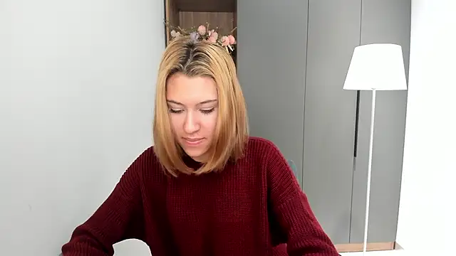 Snapshot of MariePelyo chatting on 11.05.25 MariePelyo online show from 11.05.25