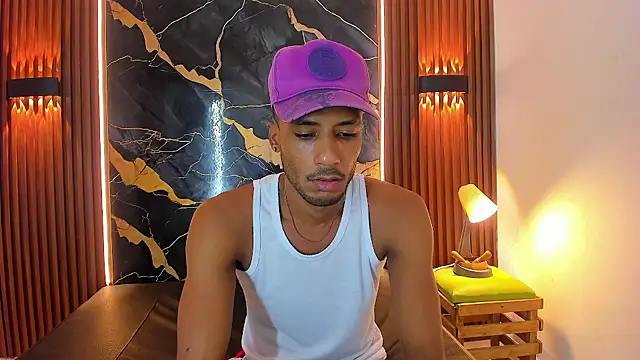 Snapshot of AlexthePervert_xxx chatting on 11.04.25 AlexthePervert xxx online show from 11.04.25