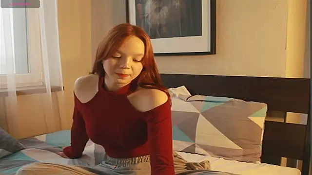 Snapshot of AmoraBloom chatting on 11.07.25 AmoraBloom online show from 11.07.25