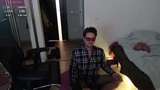 Snapshot of lucky_swimmer chatting on 11.24.25 lucky swimmer online show from 11.24.25