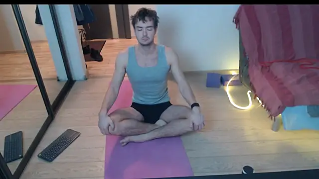 Snapshot of lucky_swimmer chatting on 12.02.25 lucky swimmer online show from 12.02.25