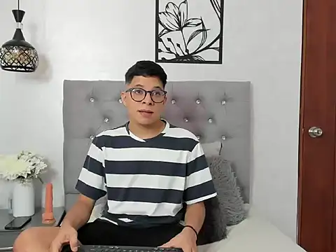 LucaDave 1 online show from 11.11.25