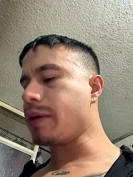 Snapshot of RaySullivan chatting on 11.07.25 RaySullivan online show from 11.07.25