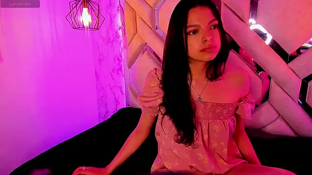 Snapshot of Yanna_pink chatting on 11.07.25 Yanna pink online show from 11.07.25