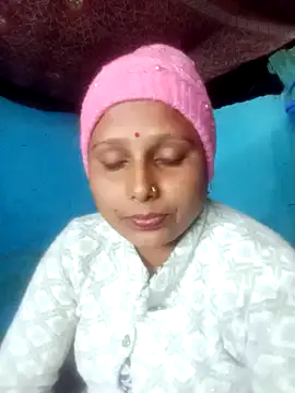 Snapshot of MiniBeast_2 chatting on 12.04.25 MiniBeast 2 online show from 12.04.25