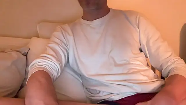 Snapshot of verssluthnh chatting on 11.29.25 verssluthnh online show from 11.29.25