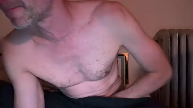 Snapshot of verssluthnh chatting on 11.29.25 verssluthnh online show from 11.29.25