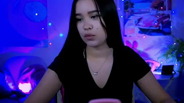 Snapshot of AnnaGarcias_ chatting on 11.14.25 AnnaGarcias online show from 11.14.25