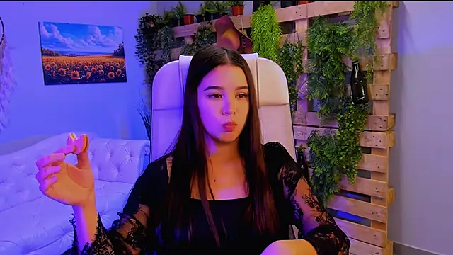 Snapshot of AnnaGarcias_ chatting on 11.29.25 AnnaGarcias online show from 11.29.25