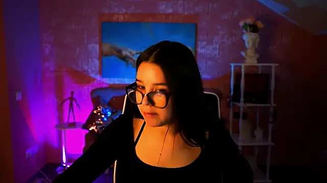 Snapshot of AnnaGarcias_ chatting on 11.30.25 AnnaGarcias online show from 11.30.25