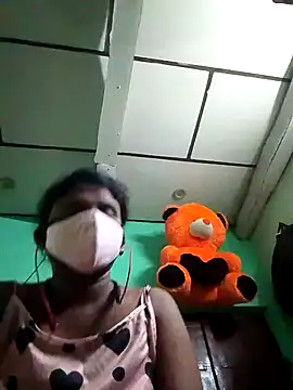 Snapshot of Couple1114 chatting on 11.10.25 Couple1114 online show from 11.10.25