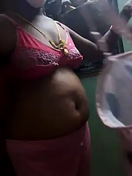 Snapshot of Couple1114 chatting on 11.15.25 Couple1114 online show from 11.15.25