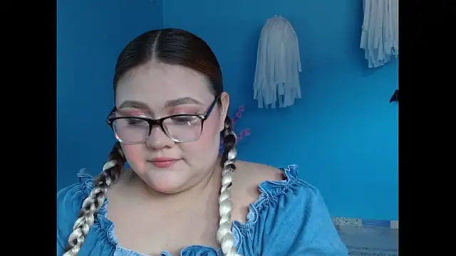 Snapshot of Nyaa_samantha chatting on 11.05.25 Nyaa samantha online show from 11.05.25