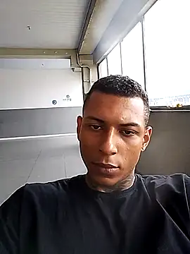 Snapshot of oPretin013 chatting on 11.05.25 oPretin013 online show from 11.05.25