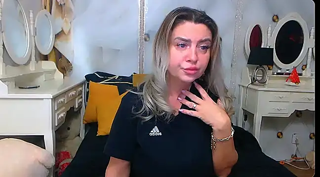 xplayfullblondexx online show from 01.13.25