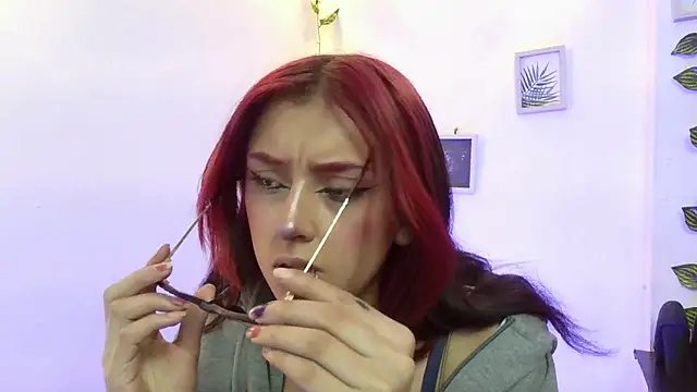 Snapshot of vaiolet_johansson chatting on 11.07.25 vaiolet johansson online show from 11.07.25