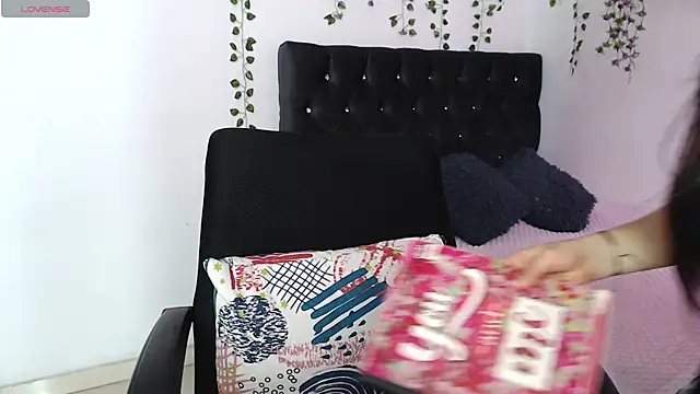 Snapshot of Gaby_Jhonson chatting on 11.10.25 Gaby Jhonson online show from 11.10.25