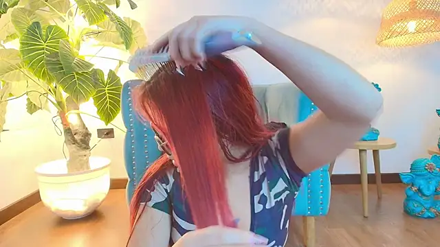 Snapshot of Chloejonson chatting on 11.10.25 Chloejonson online show from 11.10.25