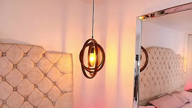 Chloejonson online show from 11.12.25